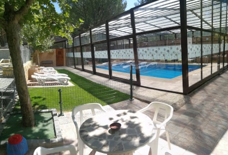 Exteriores y piscina centro desintoxicacion adicciones en Madrid Tietar